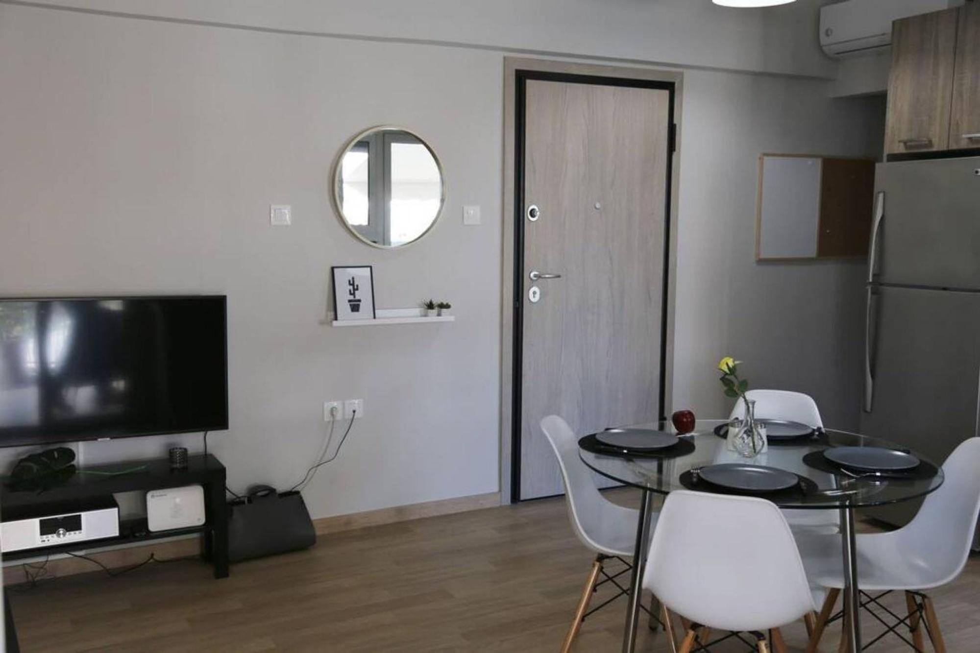 Penthouse Lux Flat With 2 Bd Next To Larissis Lejlighed Athen Eksteriør billede