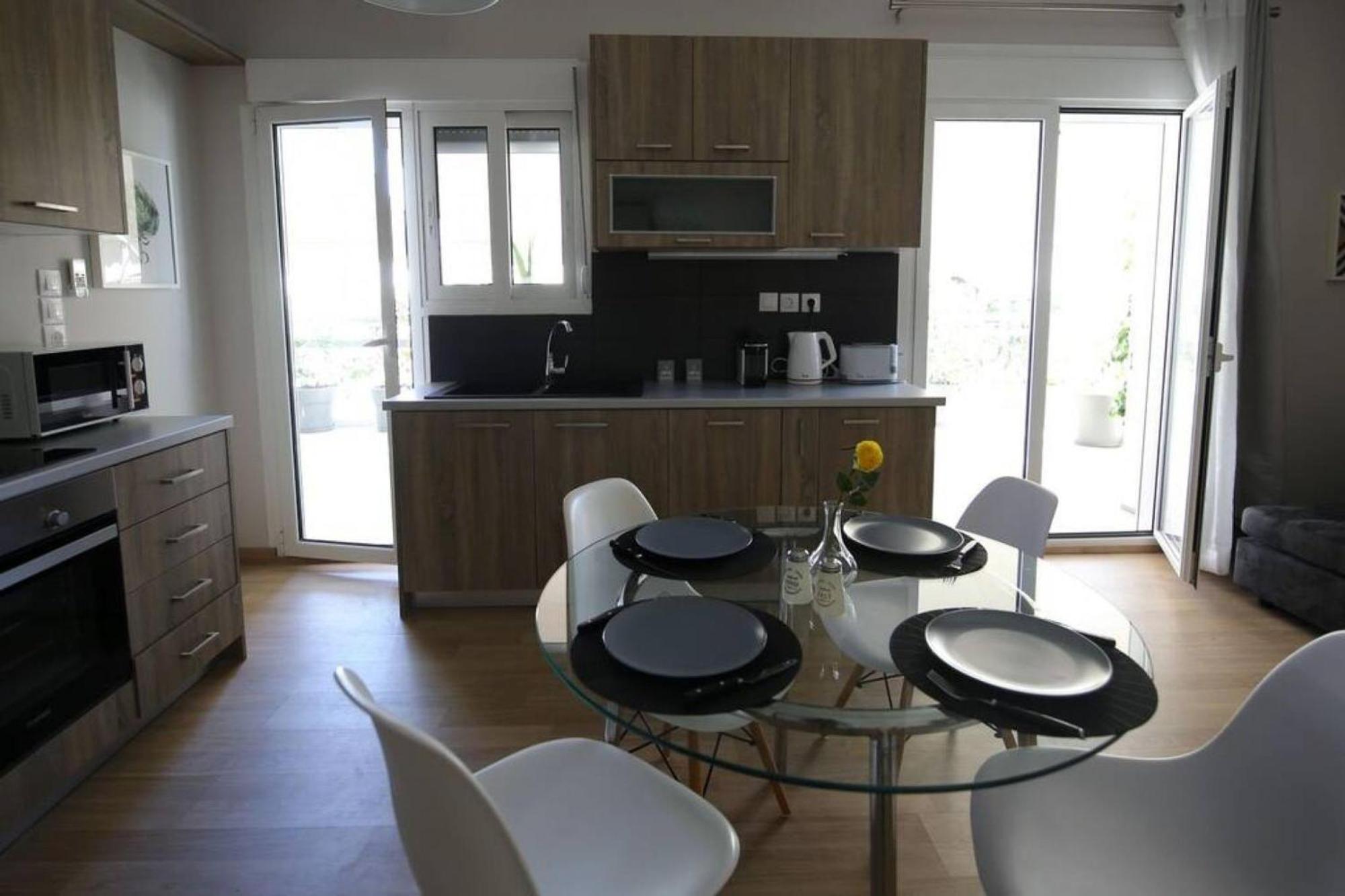 Penthouse Lux Flat With 2 Bd Next To Larissis Lejlighed Athen Eksteriør billede